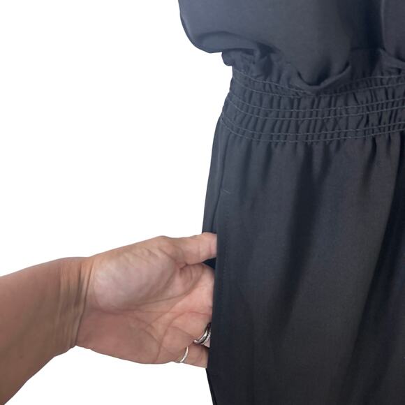 New MAX STUDIO Black Mock Neck Halter
Keyhole Stretch Crepe Jumpsuit Womens Sz M - Picture 7 of 16